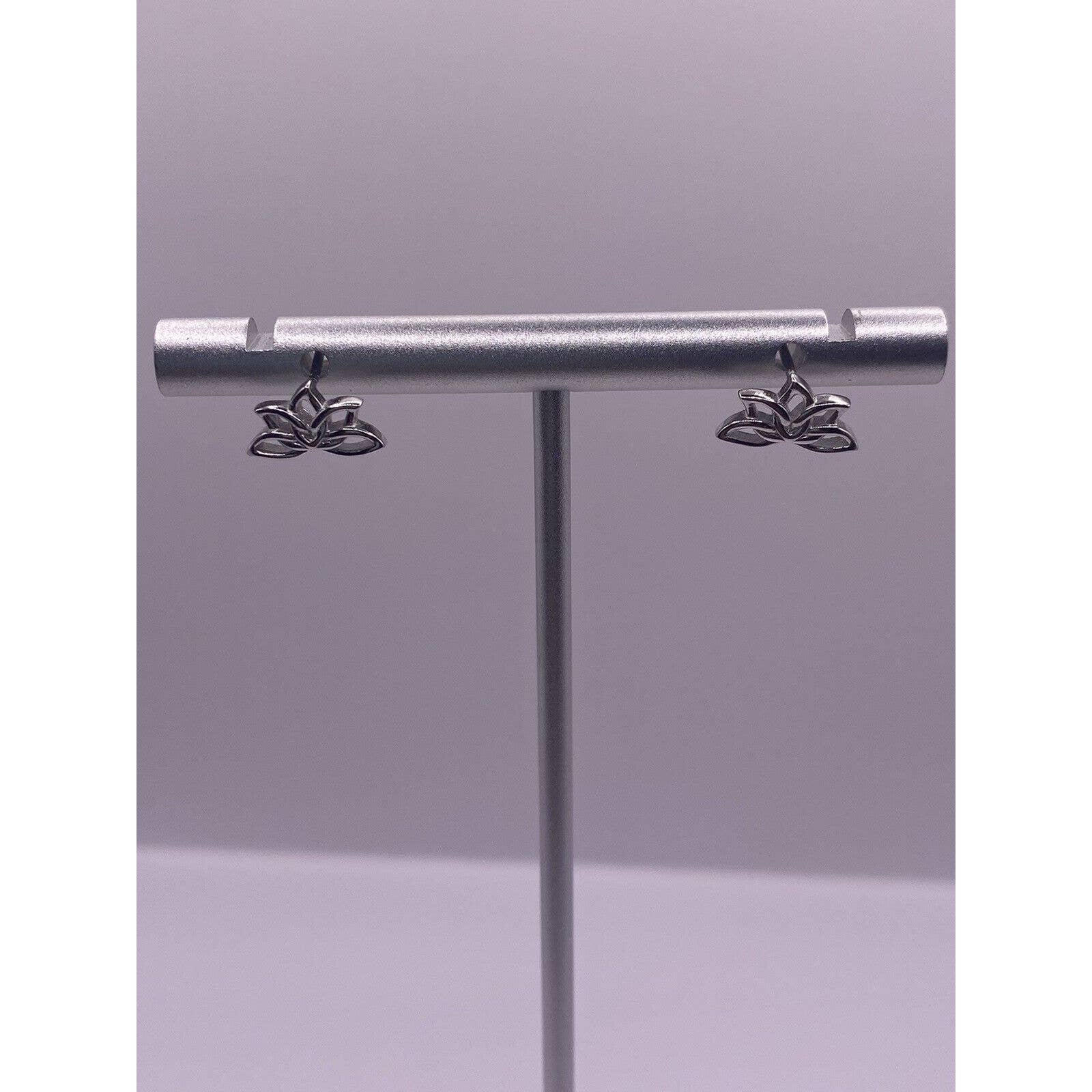Sterling Silver S925 Spread Leaf Bush Design Screw On Backs